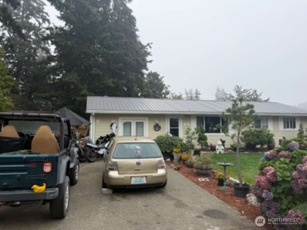 Photo of 12623 107th Avenue Ct E, Puyallup, WA 98374 (MLS # 2587821)
