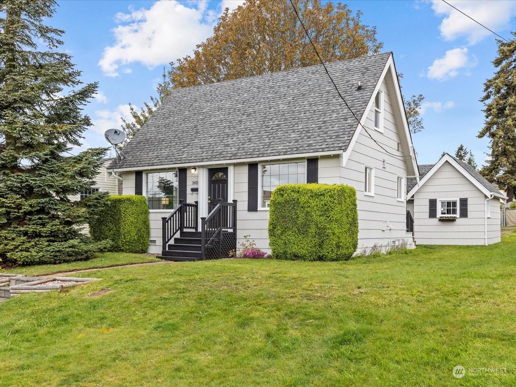 Photo of 2415 California Street, Everett, WA 98201 (MLS # 2210775)