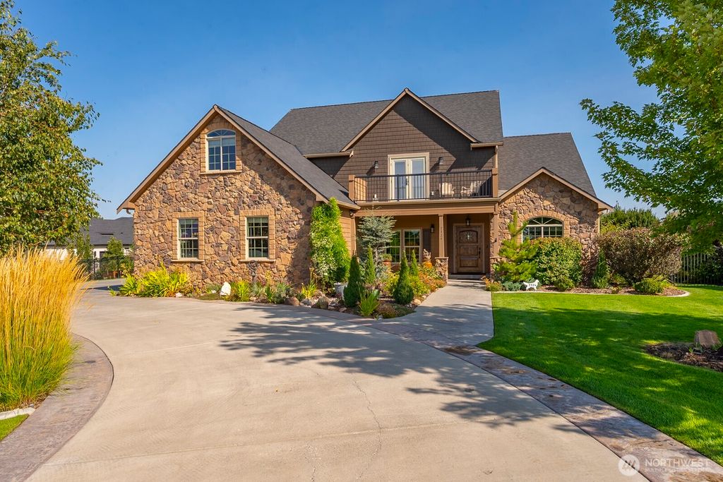Photo of 7724 Dune Lake Road SE, Moses Lake, WA 98837 (MLS # 2516836)