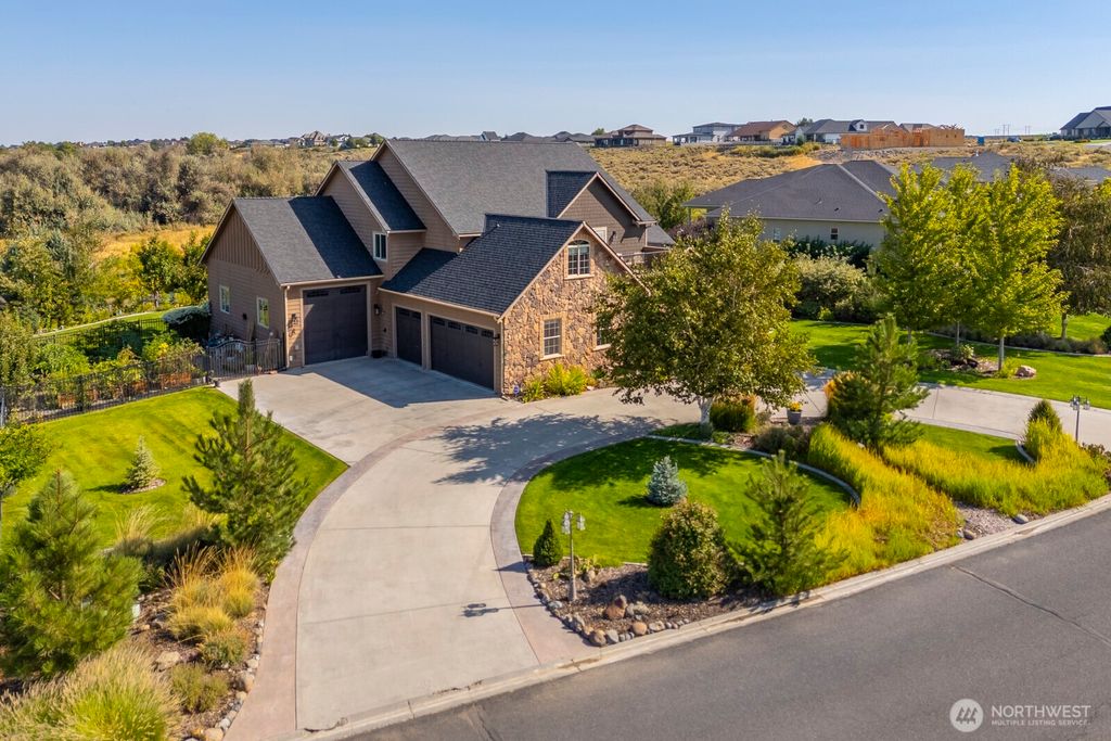 Photo of 7724 Dune Lake Road SE, Moses Lake, WA 98837 (MLS # 2516836)