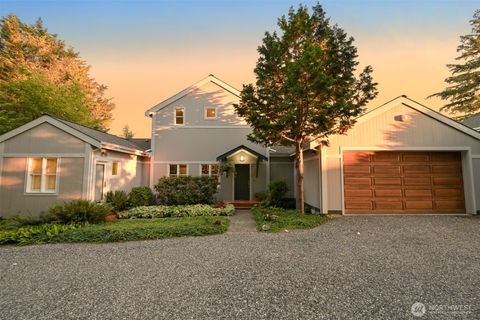 Photo of 4355 Gooding Avenue, Bellingham, WA 98226 (MLS # 2472099)