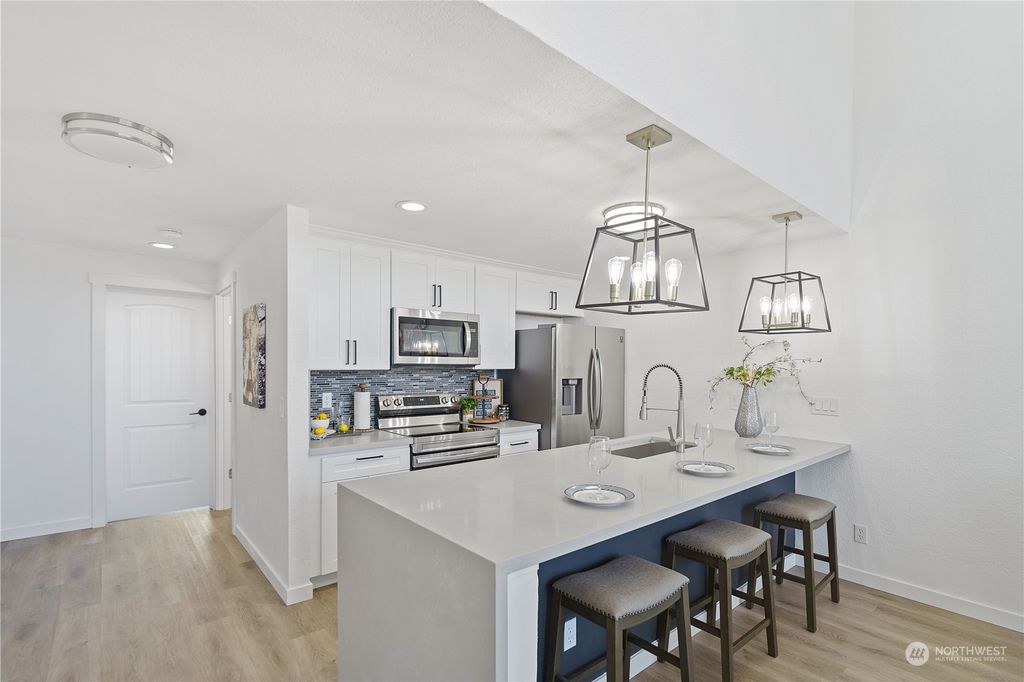 Photo of 2219 14th Avenue W #405, Seattle, WA 98119 (MLS # 2027000)
