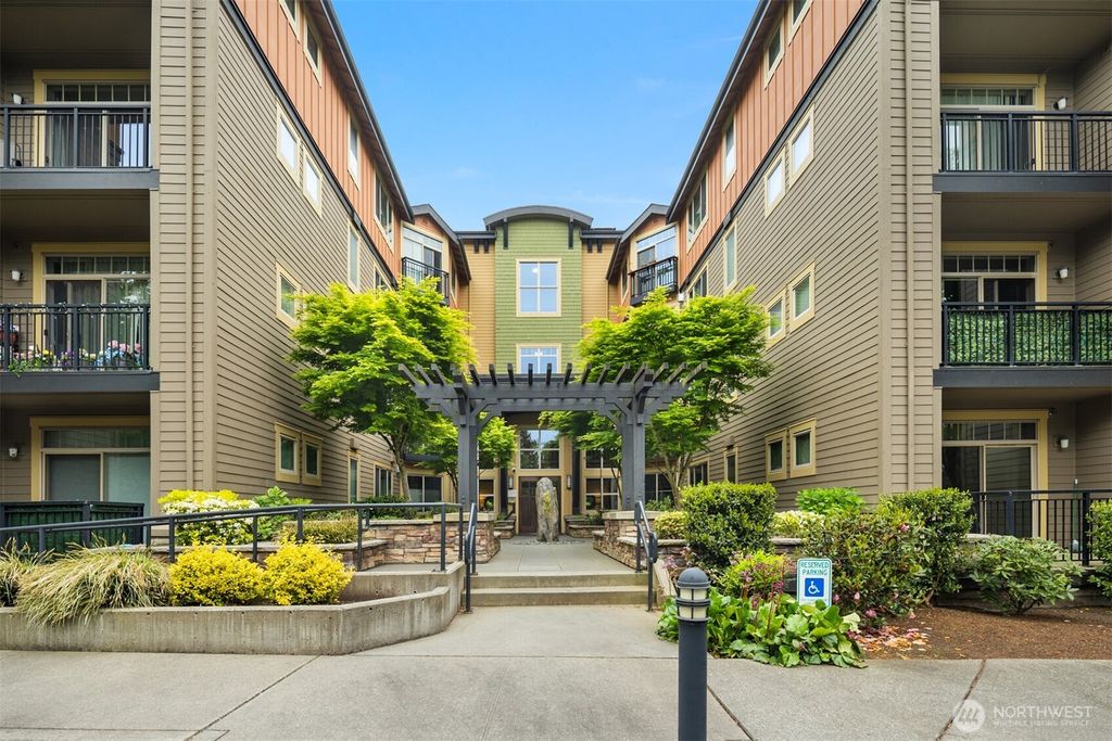 Photo of 15700 116th Avenue NE #404, Bothell, WA 98011 (MLS # 2518024)