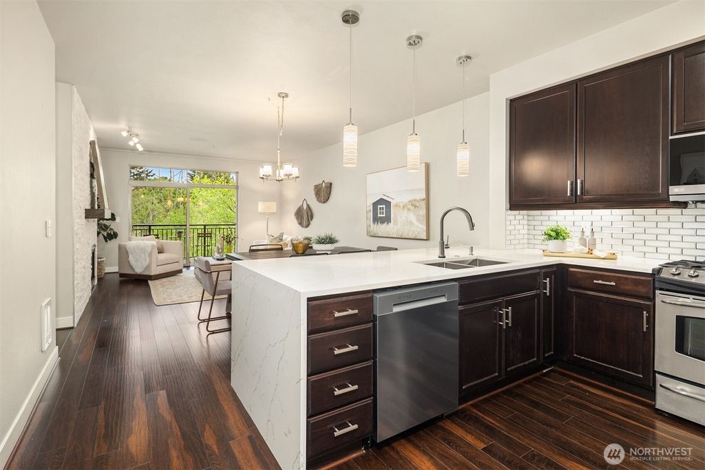 Photo of 15700 116th Avenue NE #404, Bothell, WA 98011 (MLS # 2518024)