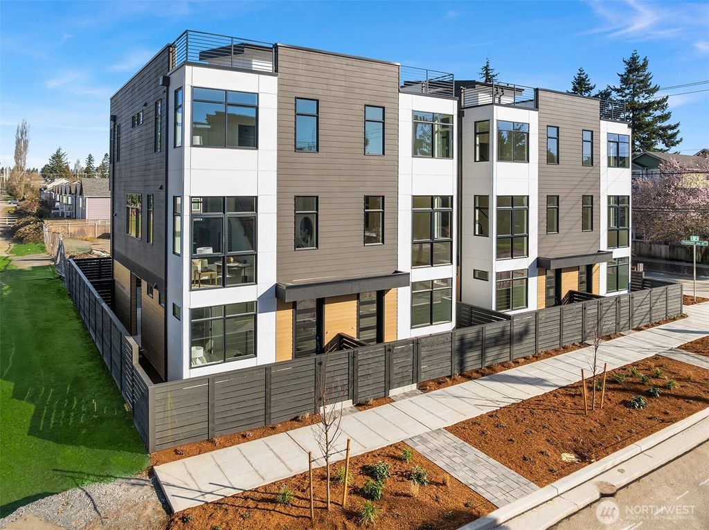 Photo of 632 N 92nd Street, Seattle, WA 98103 (MLS # 2490785)