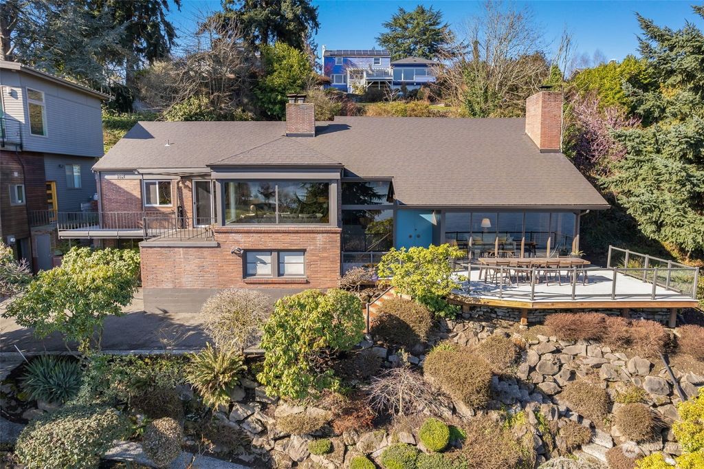 Photo of 3921 48th Avenue S, Seattle, WA 98118 (MLS # 2201824)