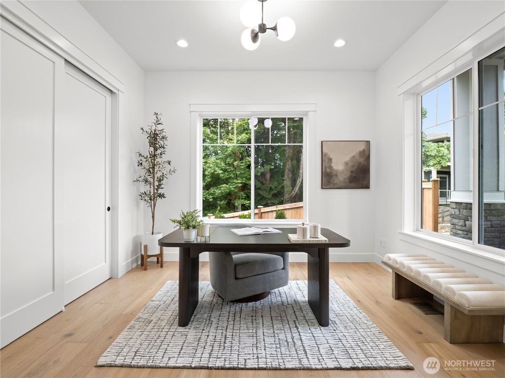 Photo of 15419 NE 106th Street, Redmond, WA 98052 (MLS # 2479340)