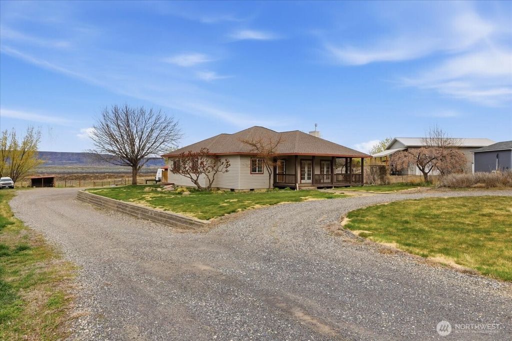 Photo of 55676 Bay Area Dr Dr NE, Electric City, WA 99123 (MLS # 2502994)