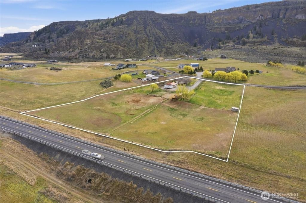 Photo of 55676 Bay Area Dr Dr NE, Electric City, WA 99123 (MLS # 2502994)