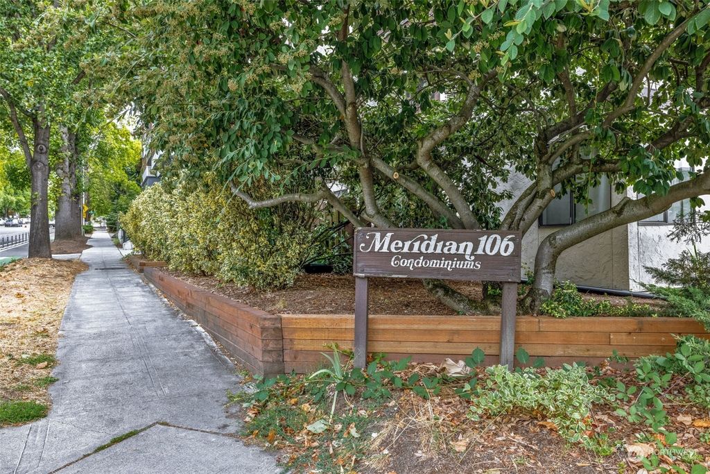 Photo of 2100 N 106th Street #202, Seattle, WA 98133 (MLS # 2280490)