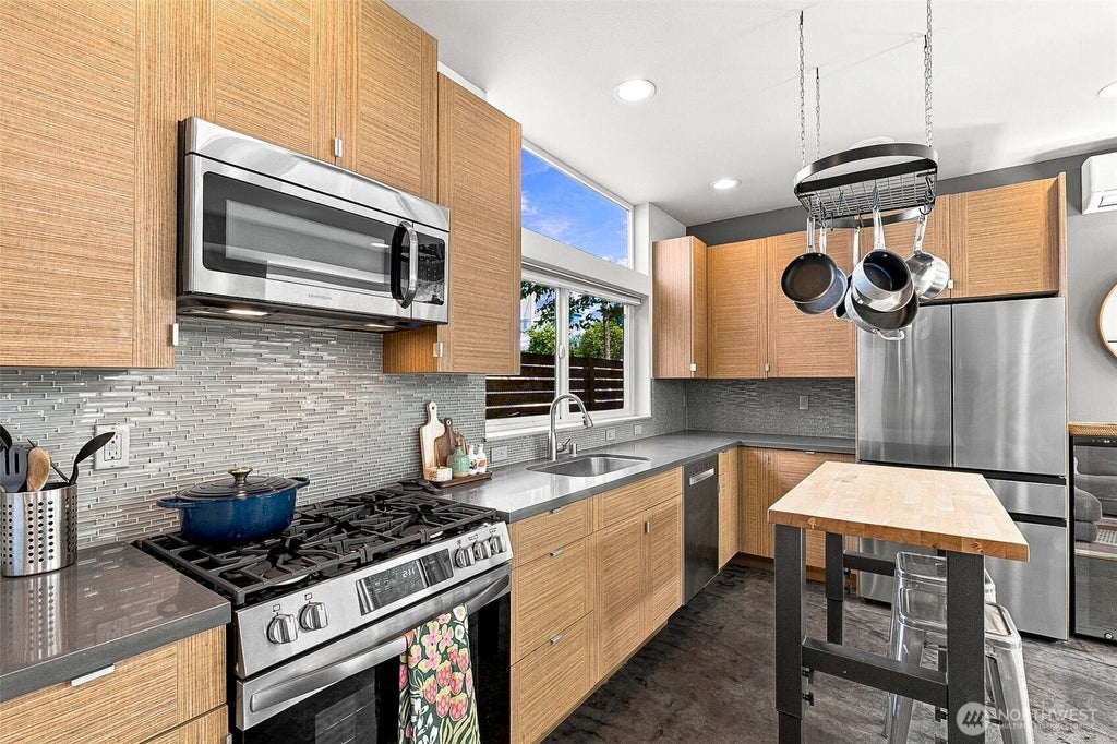Photo of 310 21st Avenue #B, Seattle, WA 98122 (MLS # 2580887)