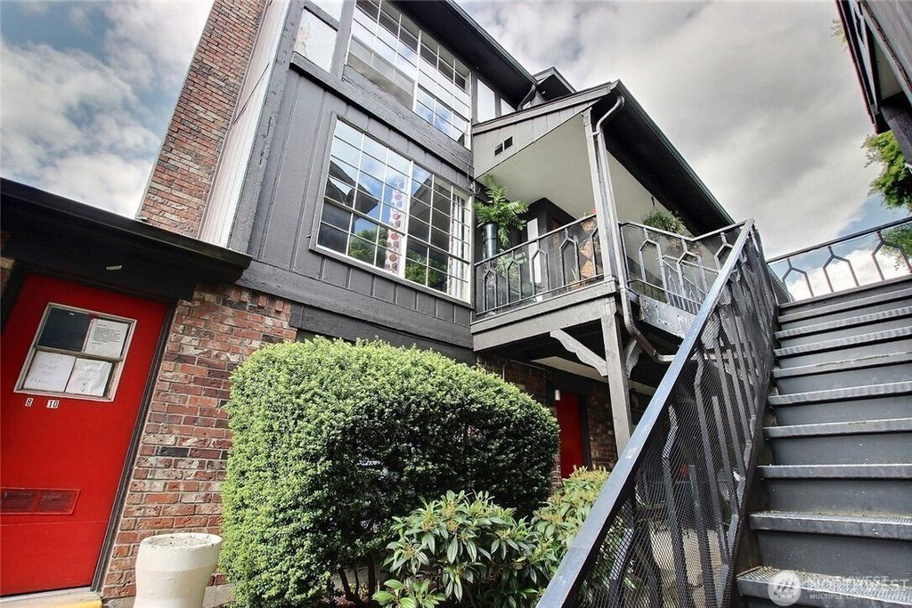 Photo of 3425 S 176th Street #227, SeaTac, WA 98188 (MLS # 2368771)