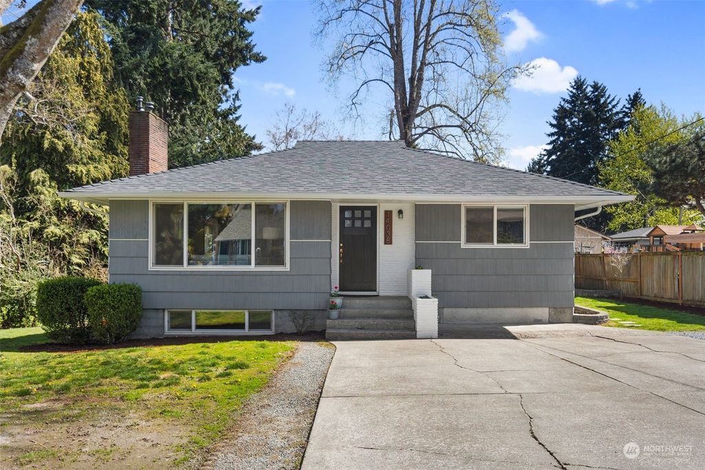 Photo of 14038 6th Avenue S, Burien, WA 98168 (MLS # 2213113)