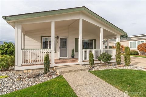 Photo of 565 Sunday Drive, East Wenatchee, WA 98802 (MLS # 2449420)