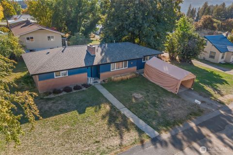 Photo of 790 E Forest Avenue, Colville, WA 99114 (MLS # 2444367)