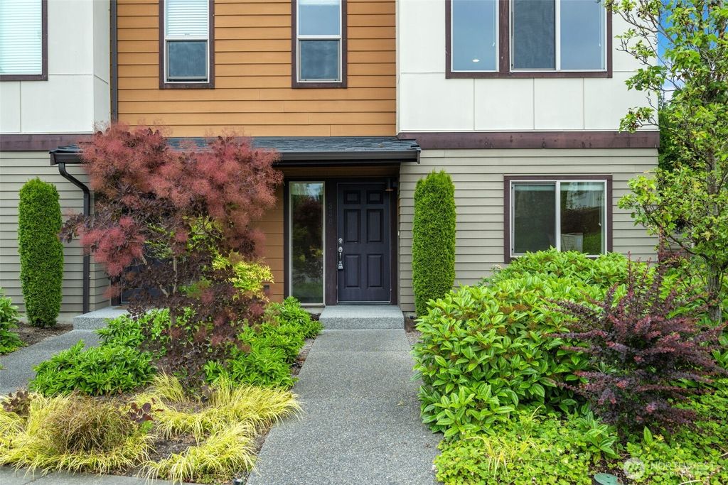 Photo of 330 CHELAN Avenue NE, Renton, WA 98059 (MLS # 2392158)