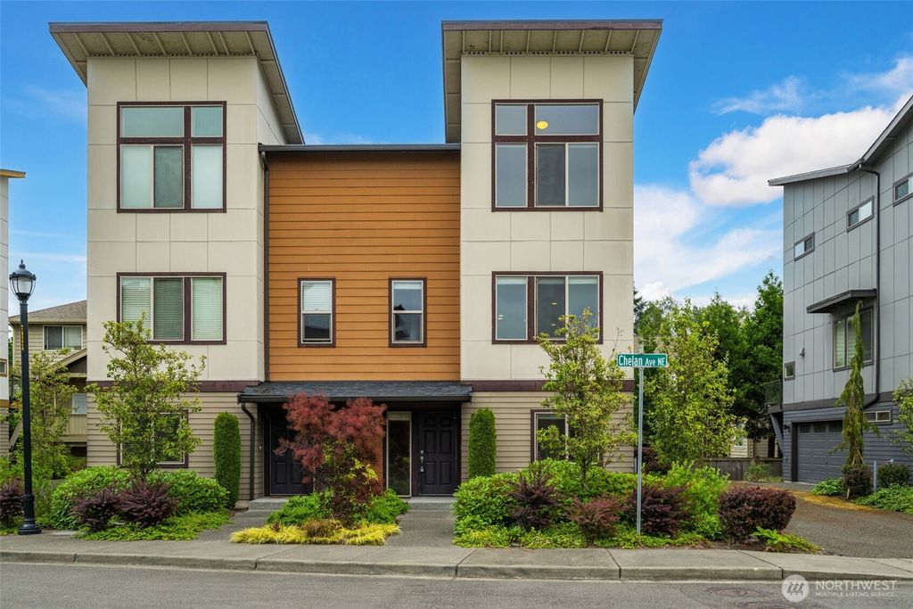 Photo of 330 CHELAN Avenue NE, Renton, WA 98059 (MLS # 2392158)