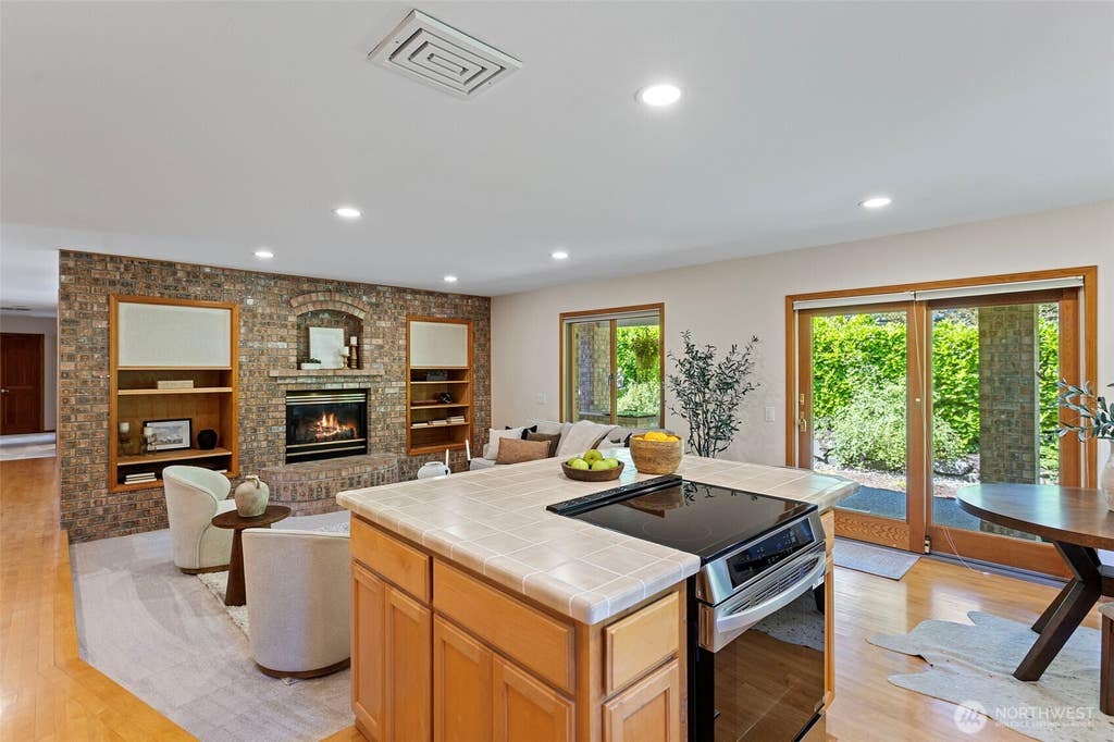 Photo of 7810 175th Street SW, Edmonds, WA 98026 (MLS # 2555295)