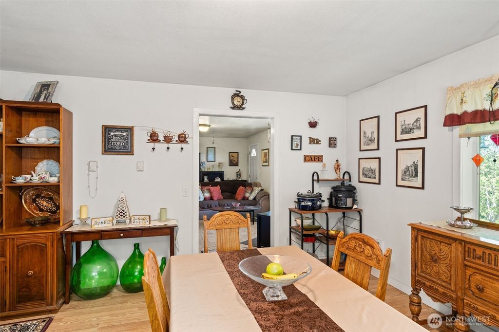 listing image 9360548258269056374