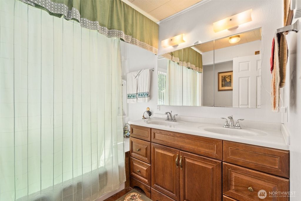 listing image 9362808483439089042