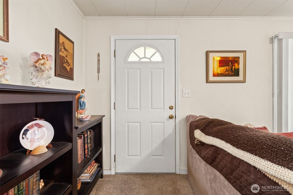 listing image 9365143866360330074