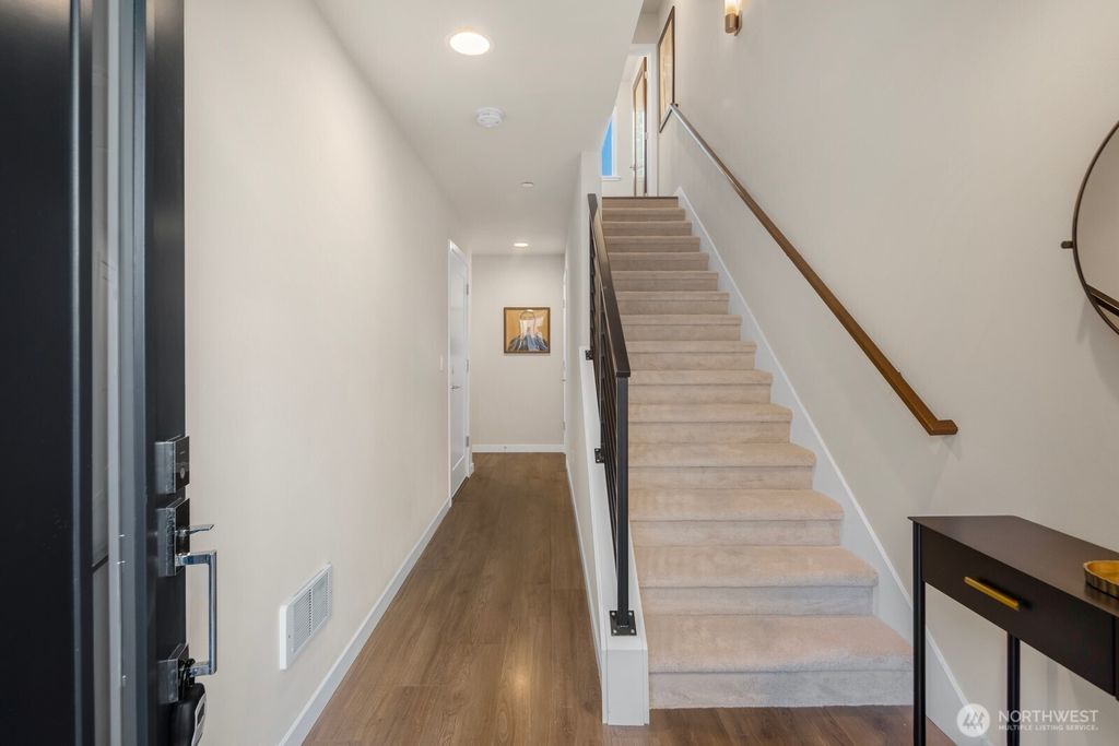 Photo of 1523 NE 172nd Street, Shoreline, WA 98155 (MLS # 2433051)