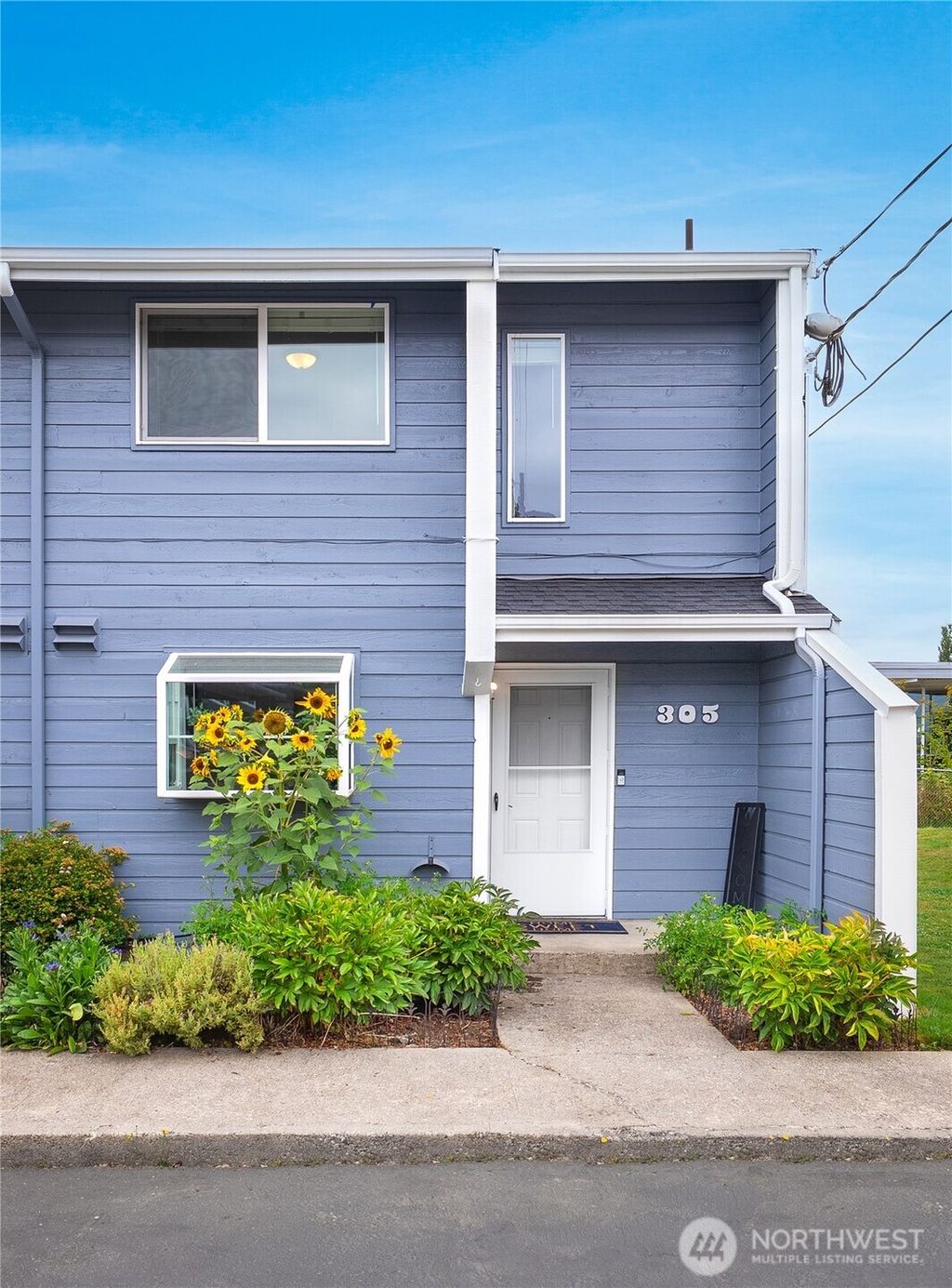 Photo of 702 5th Street #C305, Snohomish, WA 98290 (MLS # 2409922)
