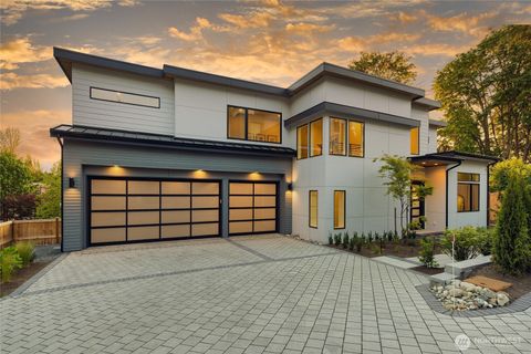Photo of 10204 NE 43rd Street, Kirkland, WA 98033 (MLS # 2391749)
