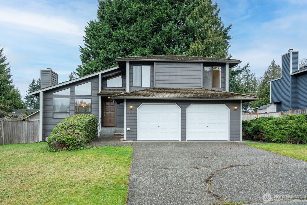 Photo of 810 151st Street SW, Lynnwood, WA 98087 (MLS # 2474936)
