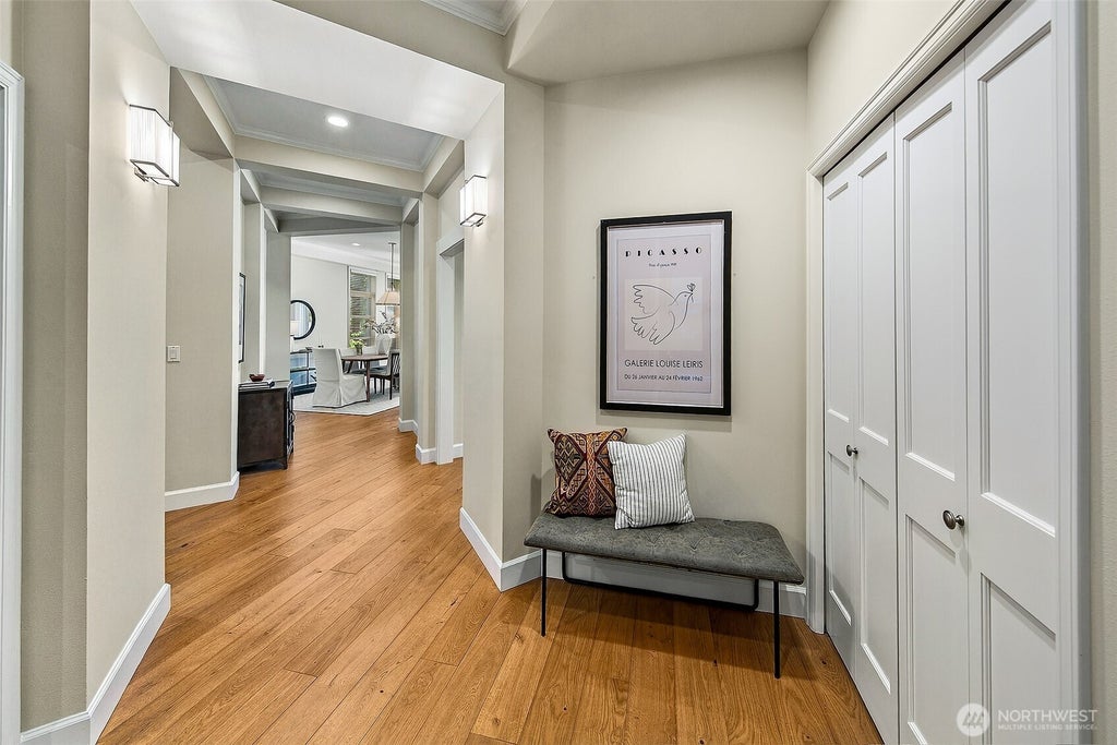 Photo of 520 6th Avenue #2001, Kirkland, WA 98033 (MLS # 2586197)