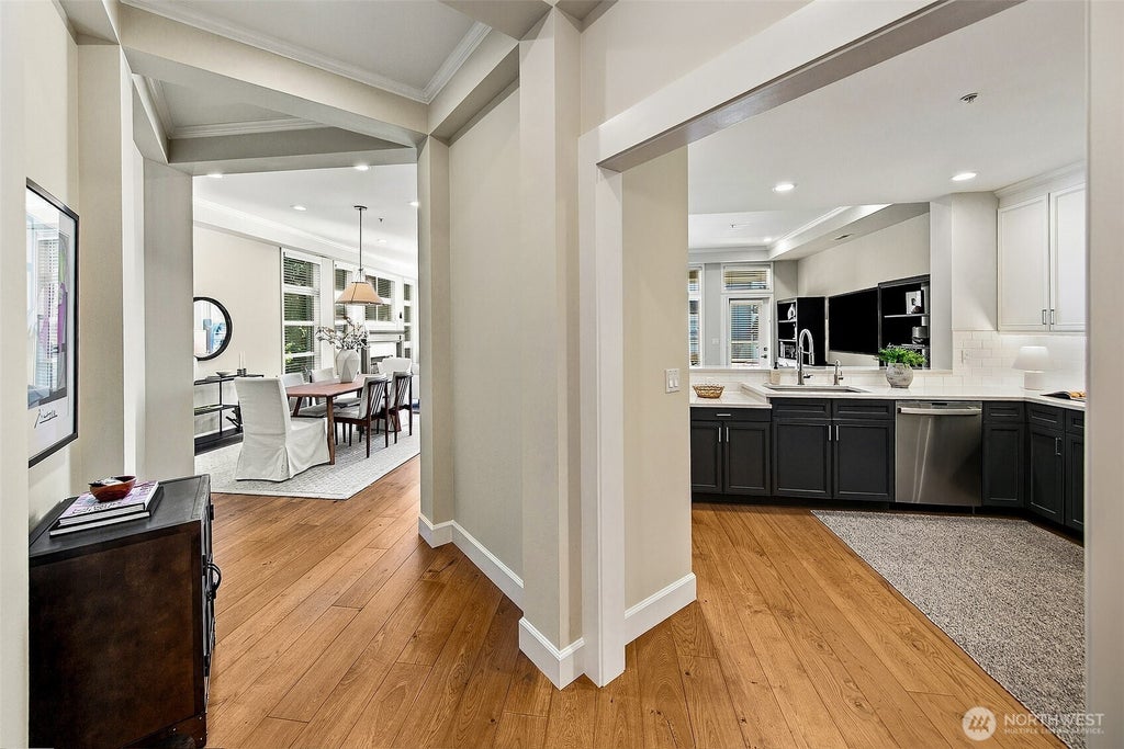 Photo of 520 6th Avenue #2001, Kirkland, WA 98033 (MLS # 2586197)