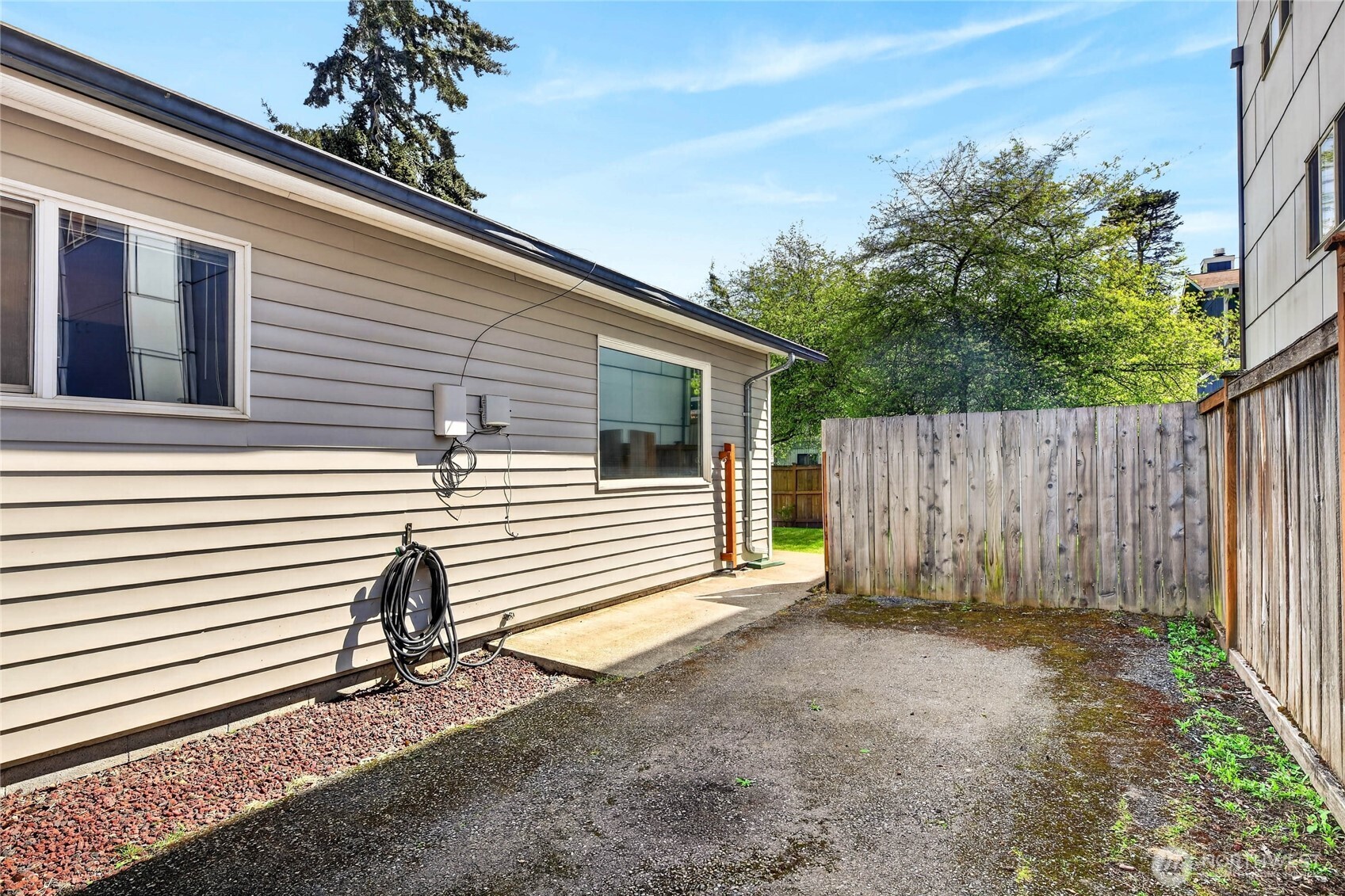 2827 SW Nevada Street