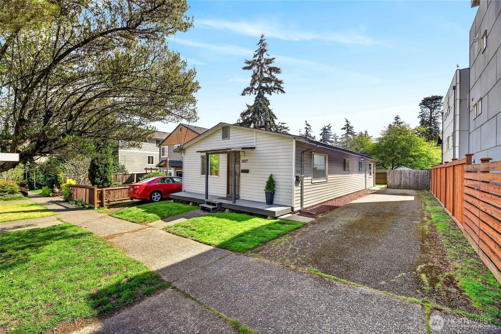 2827 SW Nevada Street