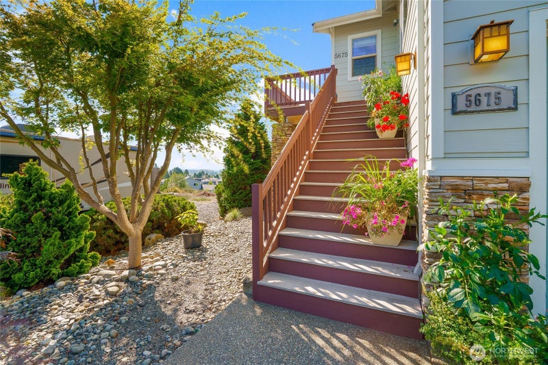 5675 Meadow View Court