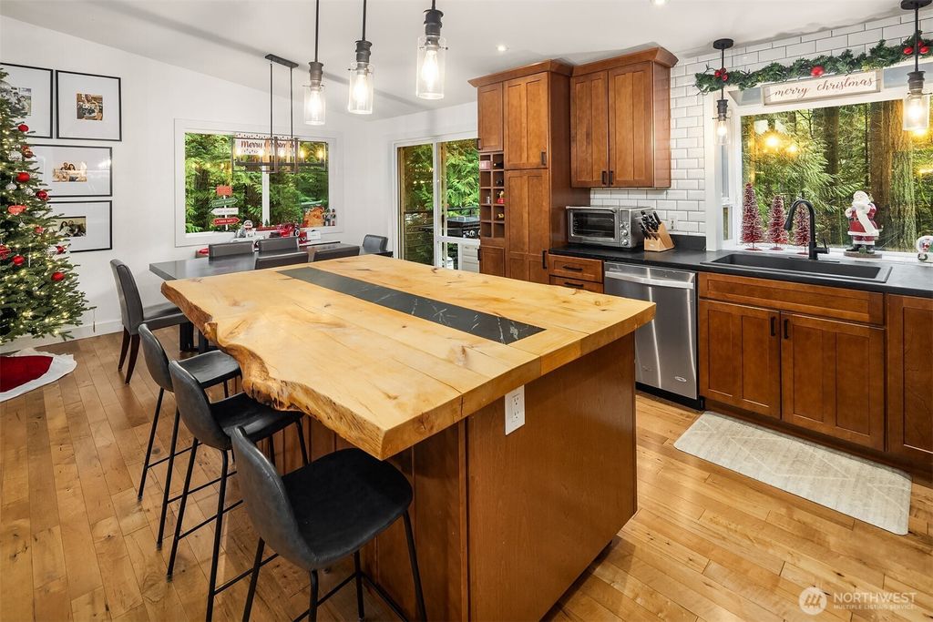 Photo of 19841 NE 174th Street, Woodinville, WA 98077 (MLS # 2463003)