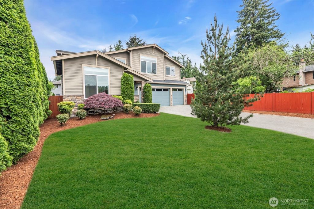Photo of 18611 136th Avenue NE, Woodinville, WA 98072 (MLS # 2373976)