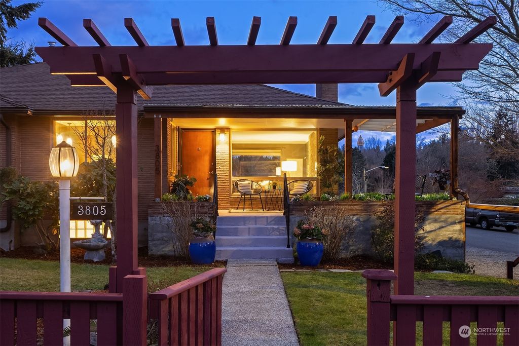 Photo of 3805 NE 110th Street, Seattle, WA 98125 (MLS # 2043599)