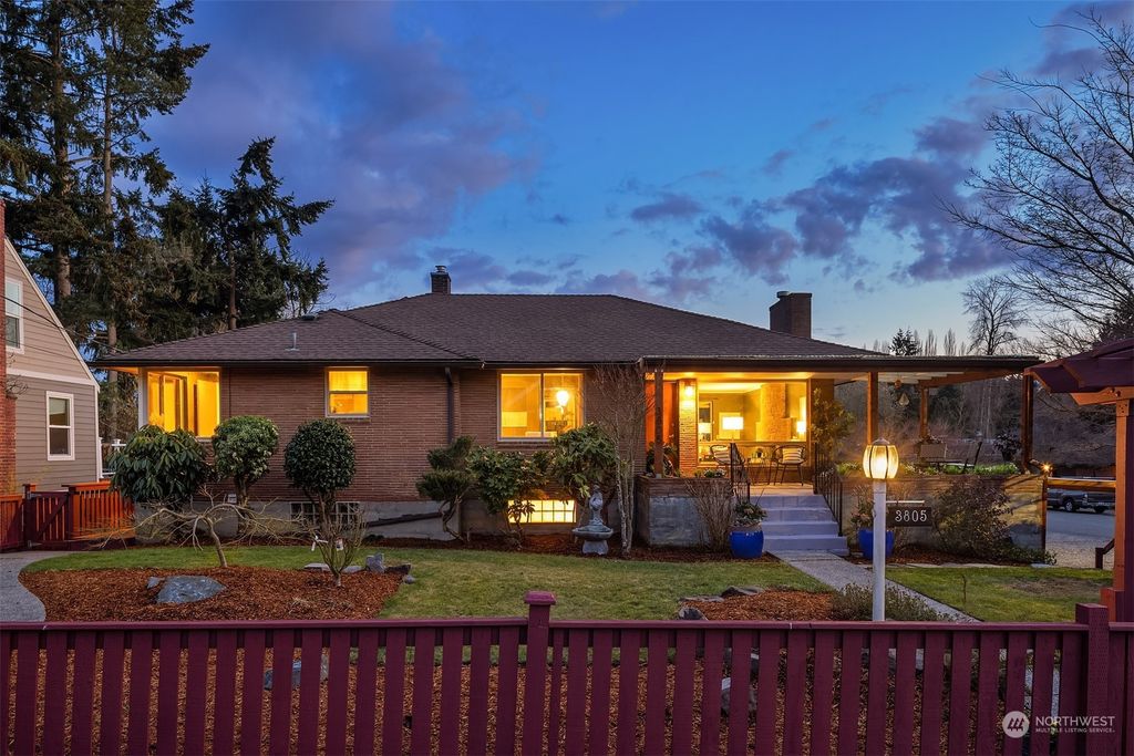Photo of 3805 NE 110th Street, Seattle, WA 98125 (MLS # 2043599)