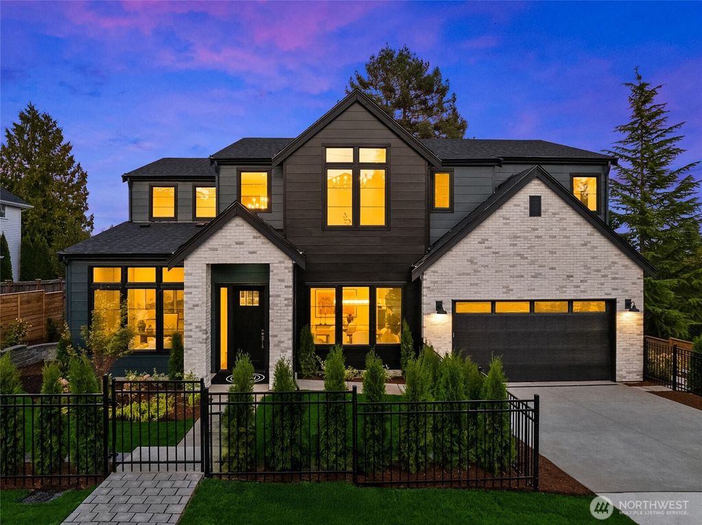 Photo of 1822 100th Ave Ave NE, Bellevue, WA 98004 (MLS # 2428159)