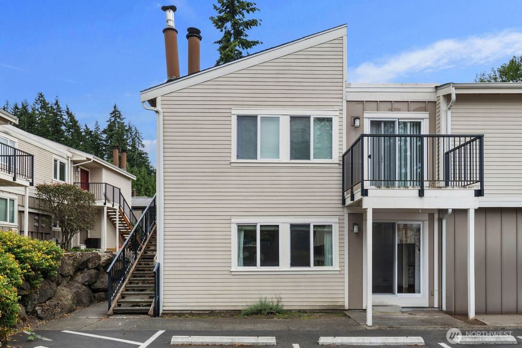 Photo of 12716 NE 120th Street #H1, Kirkland, WA 98034 (MLS # 2547255)