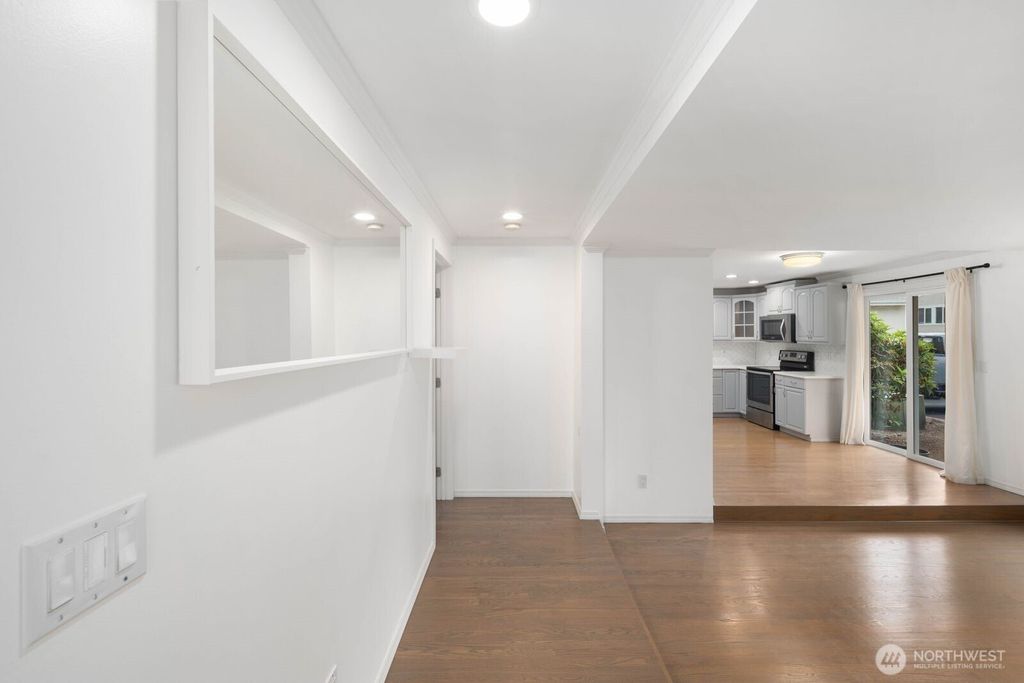 Photo of 12716 NE 120th Street #H1, Kirkland, WA 98034 (MLS # 2547255)