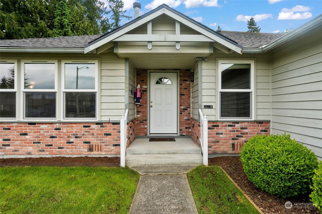 Photo of 5202 123rd Place SE, Everett, WA 98208 (MLS # 2077717)