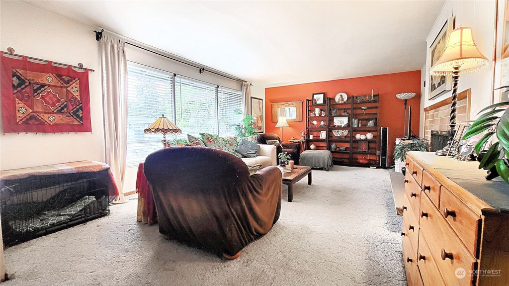 Photo of 7363 NE 145th Place, Kenmore, WA 98028 (MLS # 2012662)