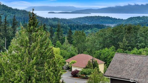 Photo of 1910 40th Street, Bellingham, WA 98229 (MLS # 2517812)