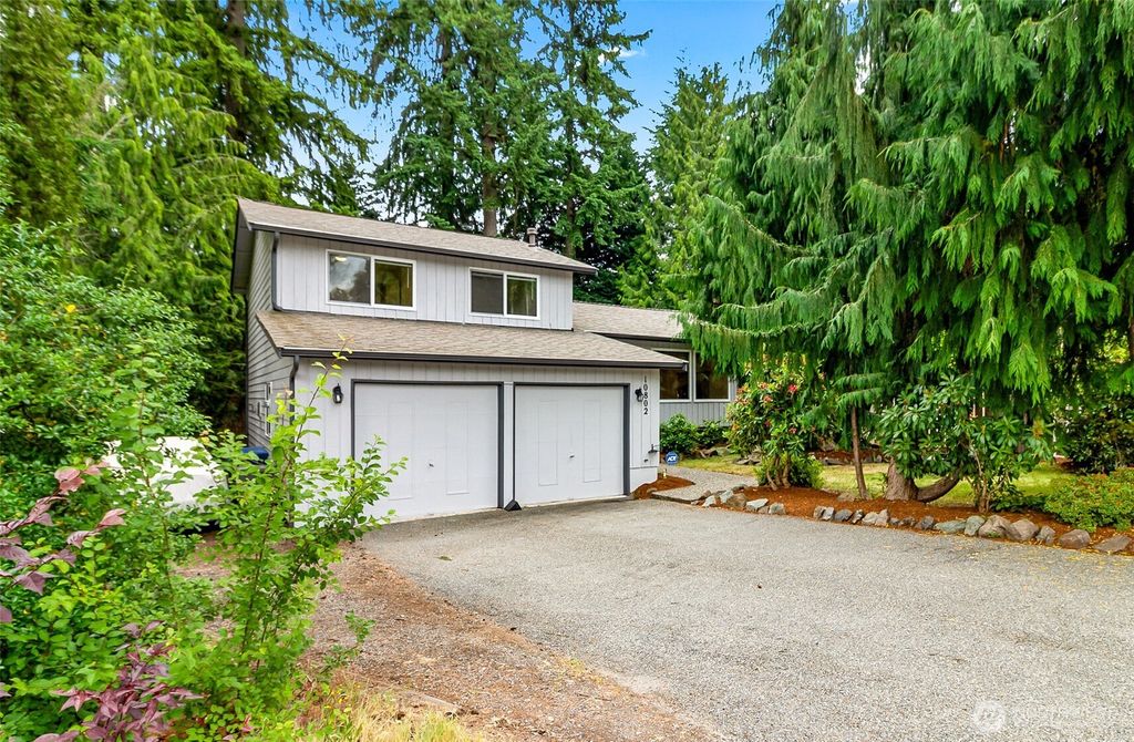 Photo of 10802 29th Drive SE, Everett, WA 98208 (MLS # 2400510)