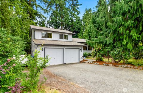Photo of 10802 29th Drive SE, Everett, WA 98208 (MLS # 2400510)