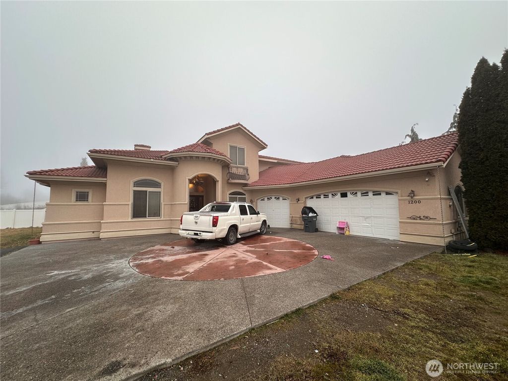 Photo of 1200 Meadowlark Lane, Zillah, WA 98953 (MLS # 2461671)