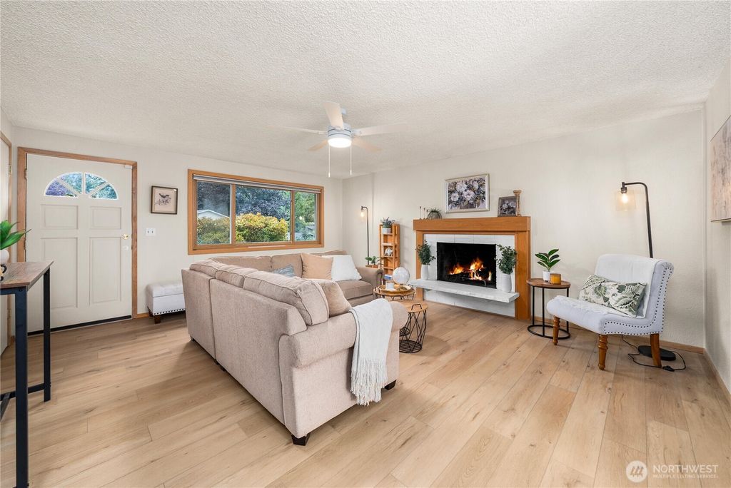 Photo of 12624 SE 202nd Place, Kent, WA 98031 (MLS # 2428318)