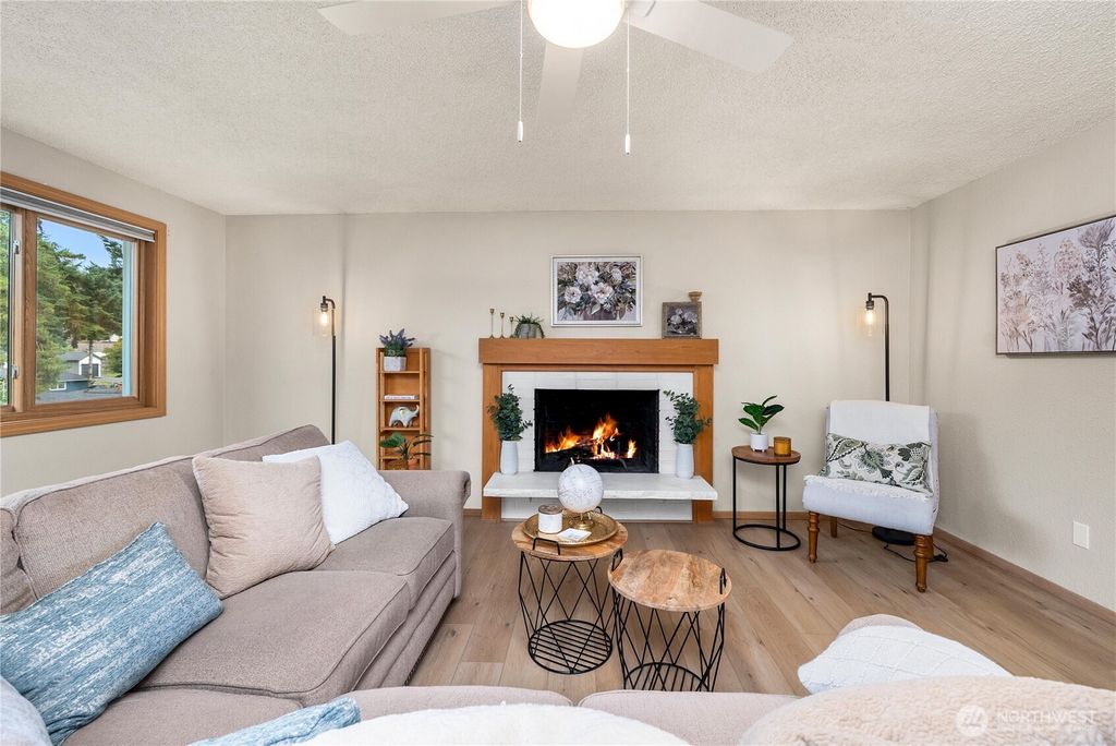 Photo of 12624 SE 202nd Place, Kent, WA 98031 (MLS # 2428318)