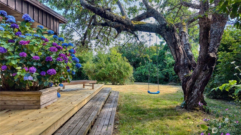 Photo of 623 Roberts Drive, Point Roberts, WA 98281 (MLS # 2555506)